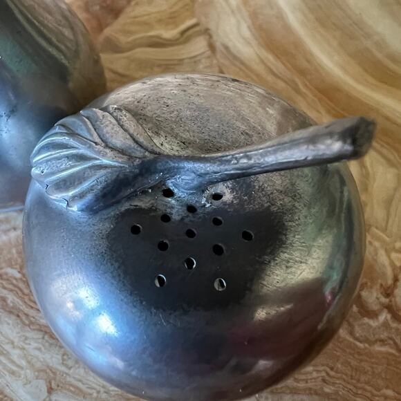 Pewter Apple and pear salt and pepper shakers - Picture 5 of 6